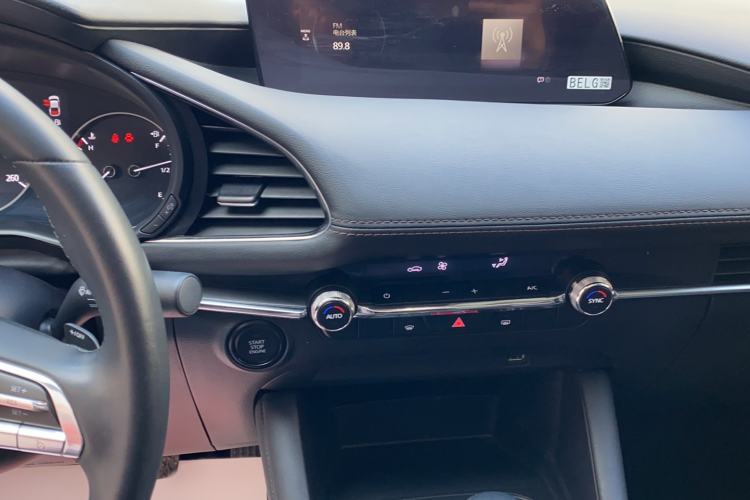 Used Mazda 3 Axela 2021 2.0L Automatic Zhiya Edition Audio And AC Panel