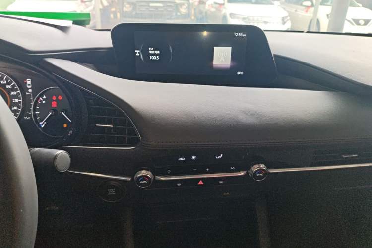 Used Mazda 3 Axela 2021 2.0L Automatic ZhiXuan Edition Audio And AC Panel