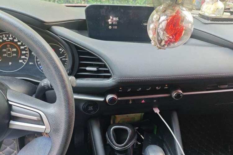 Used Mazda 3 Axela 2021 1.5L Automatic ZhiMei Edition Audio And AC Panel