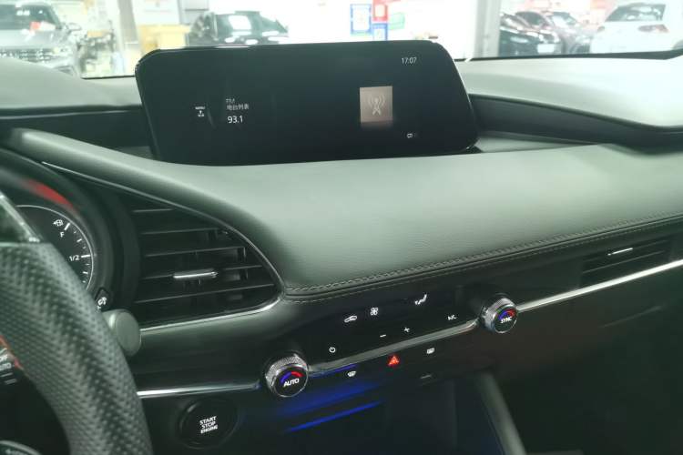 Used Mazda 3 Axela 2021 2.0L Automatic Zhi Rui Edition Audio And AC Panel