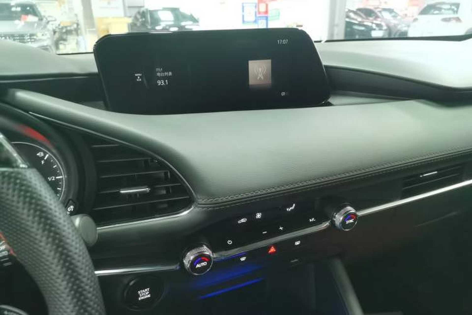 Used Mazda 3 Axela 2021 2.0L Automatic Zhi Rui Edition Audio And AC Panel