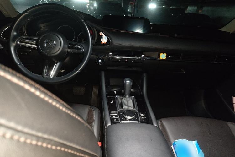 Used Mazda 3 Axela 2021 2.0L Automatic ZhiZun Edition Center Console