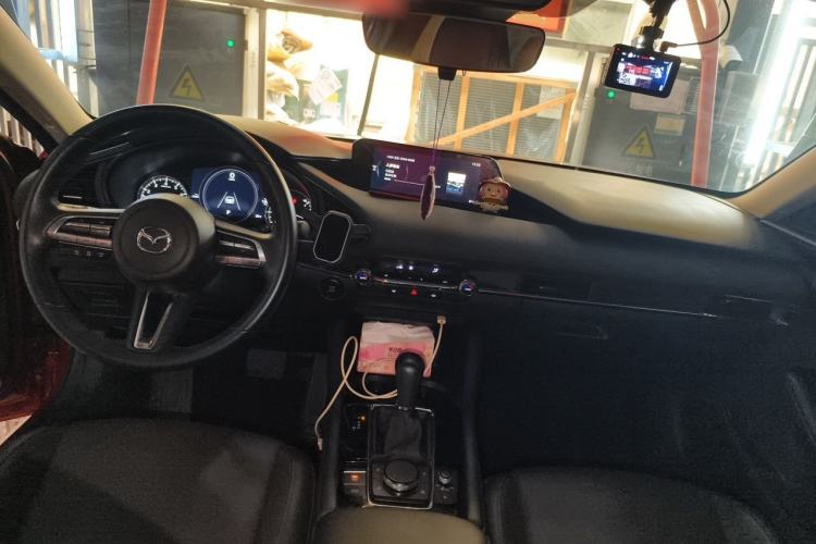 Used Mazda 3 Axela 2021 2.0L Automatic Zhiya Edition Center Console
