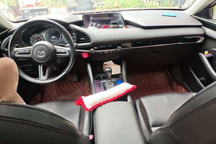 Used Mazda 3 Axela 2021 2.0L Automatic Zhiya Edition Center Console