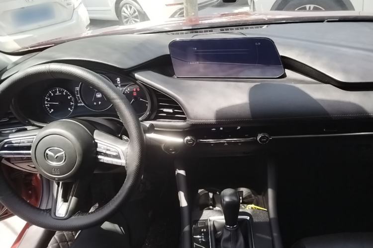 Used Mazda 3 Axela 2021 2.0L Automatic Zhi Rui Edition Center Console