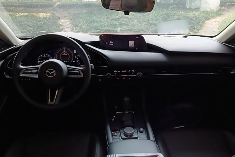 Used Mazda 3 Axela 2021 2.0L Automatic Zhiya Edition Center Console