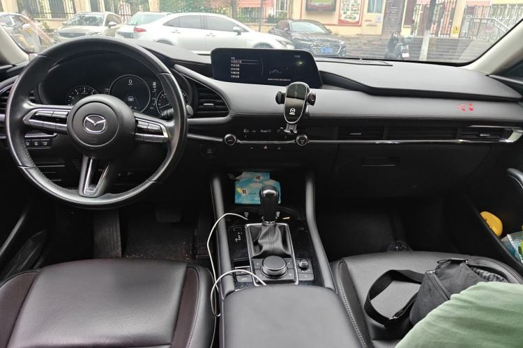 Used Mazda 3 Axela 2021 2.0L Automatic Zhiya Edition Center Console