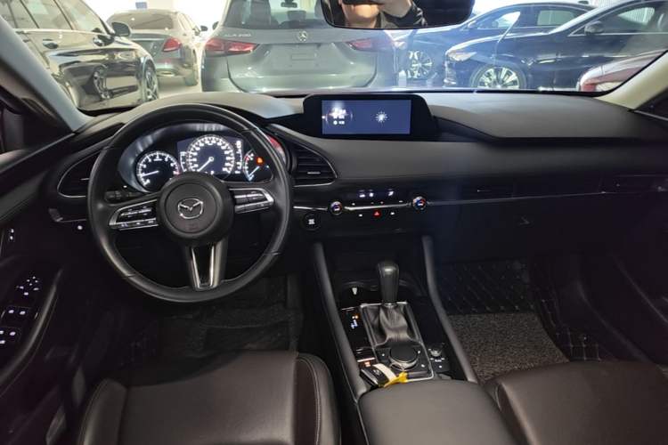 Used Mazda 3 Axela 2021 2.0L Automatic Zhiya Edition Center Console