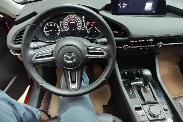 Used Mazda 3 Axela 2021 2.0L Automatic Zhiya Edition Center Console