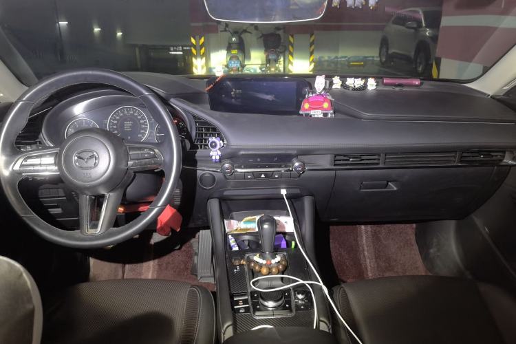 Used Mazda 3 Axela 2021 2.0L Automatic Zhiya Edition Center Console