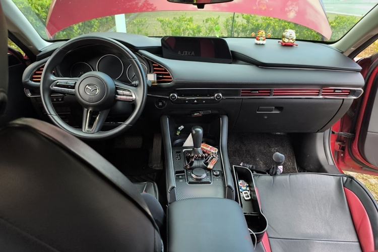Used Mazda 3 Axela 2021 2.0L Automatic ZhiXuan Edition Center Console