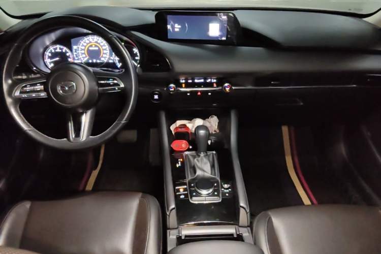 Used Mazda 3 Axela 2021 2.0L Automatic Zhiya Edition Center Console