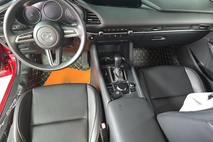Used Mazda 3 Axela 2021 2.0L Automatic Zhiqing Edition Center Console