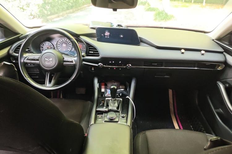 Used Mazda 3 Axela 2021 2.0L Automatic ZhiXuan Edition Center Console