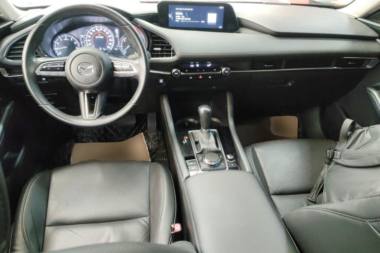 Used Mazda 3 Axela 2021 2.0L Automatic Zhiya Edition Center Console