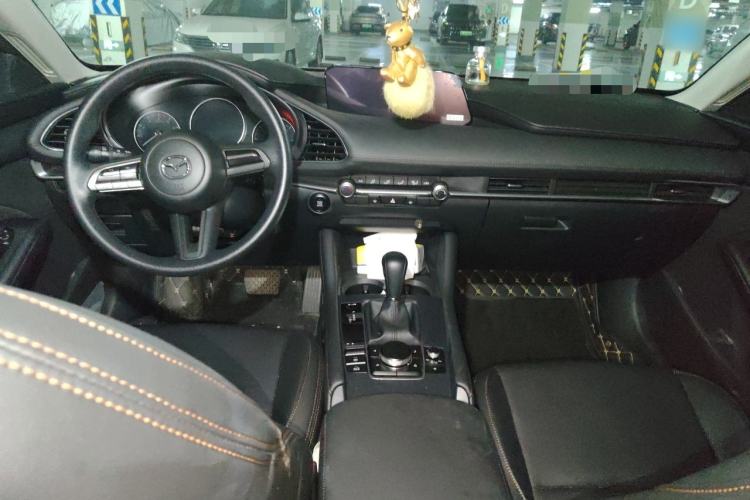 Used Mazda 3 Axela 2021 1.5L Automatic Zhiyue Edition Center Console