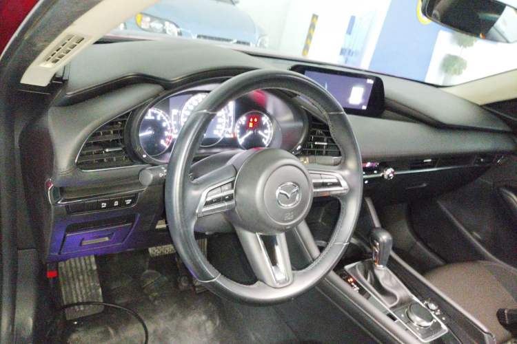 Used Mazda 3 Axela 2021 2.0L Automatic ZhiXuan Edition Center Console