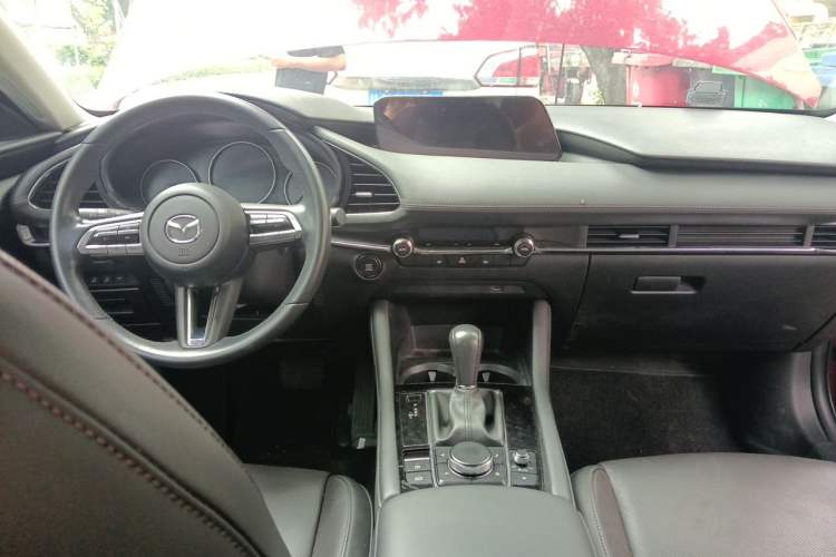 Used Mazda 3 Axela 2021 2.0L Automatic Zhiyao Edition Center Console