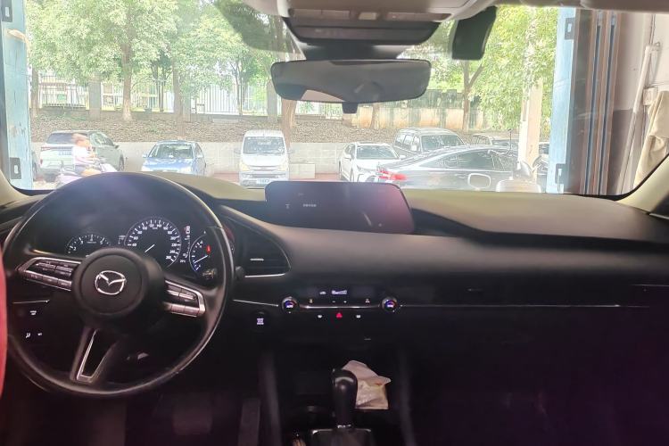 Used Mazda 3 Axela 2021 2.0L Automatic Zhiyao Edition Center Console