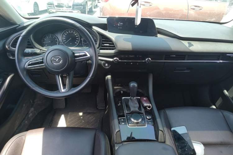 Used Mazda 3 Axela 2021 2.0L Automatic Zhiya Edition Center Console