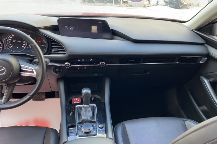 Used Mazda 3 Axela 2021 2.0L Automatic Zhiya Edition Center Console