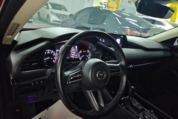 Used Mazda 3 Axela 2021 2.0L Automatic ZhiXuan Edition Center Console