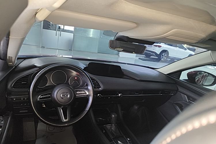 Used Mazda 3 Axela 2021 2.0L Automatic Zhi Rui Edition Center Console