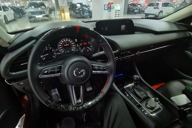 Used Mazda 3 Axela 2021 2.0L Automatic Zhi Rui Edition Center Console