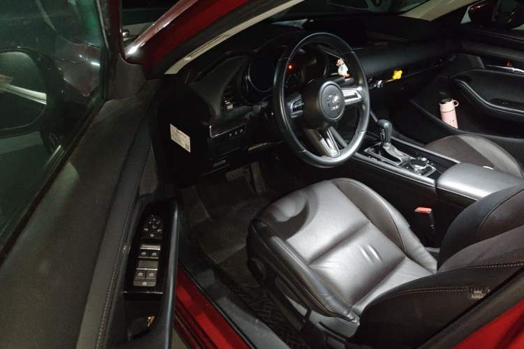 Used Mazda 3 Axela 2021 2.0L Automatic ZhiZun Edition Driver Seat