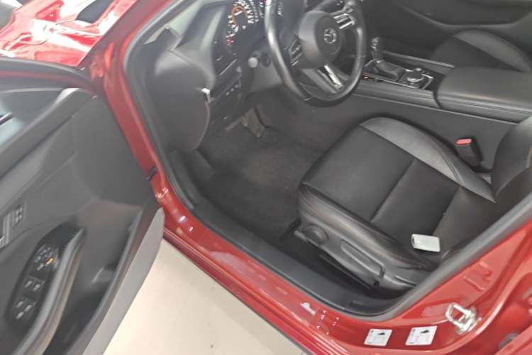 Used Mazda 3 Axela 2021 2.0L Automatic ZhiXuan Edition Driver Seat