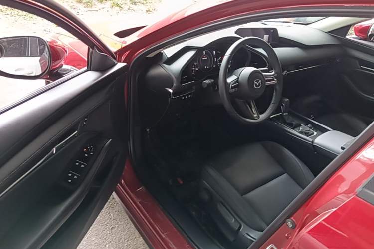 Used Mazda 3 Axela 2021 2.0L Automatic Zhiya Edition Driver Seat
