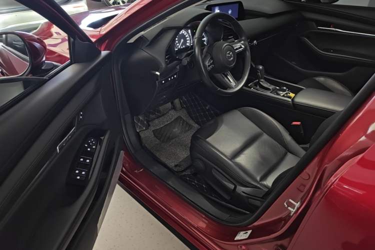Used Mazda 3 Axela 2021 2.0L Automatic Zhiya Edition Driver Seat