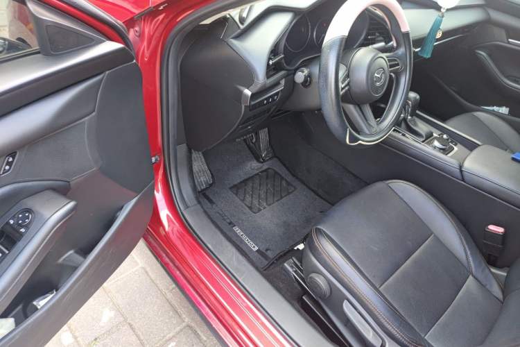 Used Mazda 3 Axela 2021 1.5L Automatic ZhiMei Edition Driver Seat
