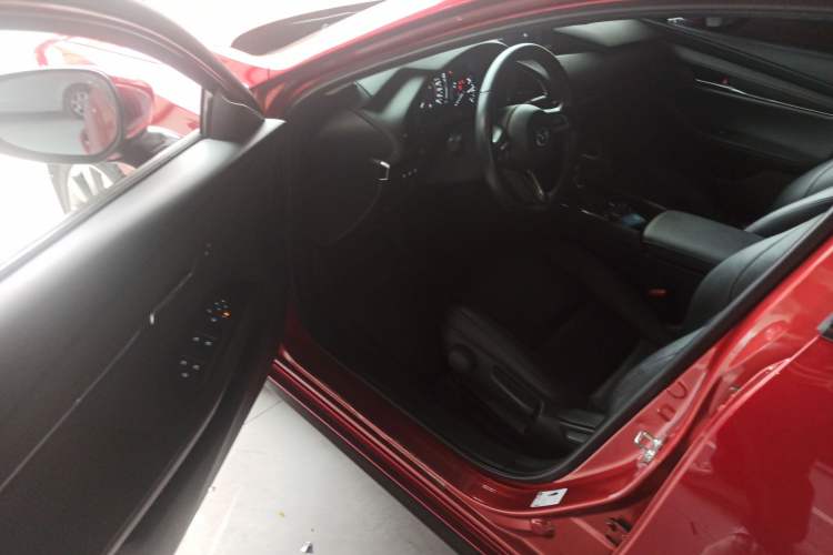 Used Mazda 3 Axela 2021 2.0L Automatic Zhiya Edition Driver Seat