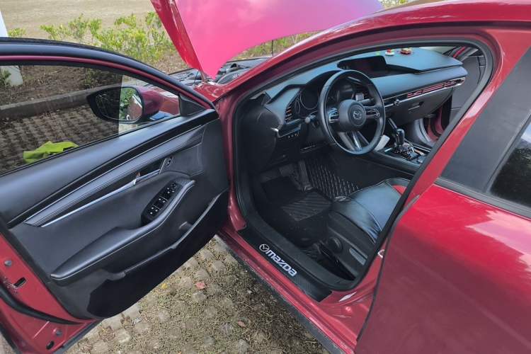 Used Mazda 3 Axela 2021 2.0L Automatic ZhiXuan Edition Driver Seat