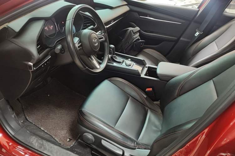 Used Mazda 3 Axela 2021 2.0L Automatic ZhiXuan Edition Driver Seat