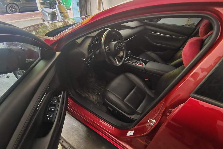 Used Mazda 3 Axela 2021 2.0L Automatic Zhiyao Edition Driver Seat