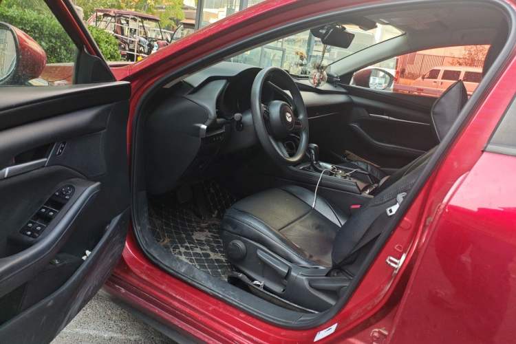 Used Mazda 3 Axela 2021 1.5L Automatic ZhiMei Edition Driver Seat