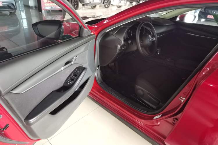 Used Mazda 3 Axela 2021 2.0L Automatic Zhiqing Edition Driver Seat