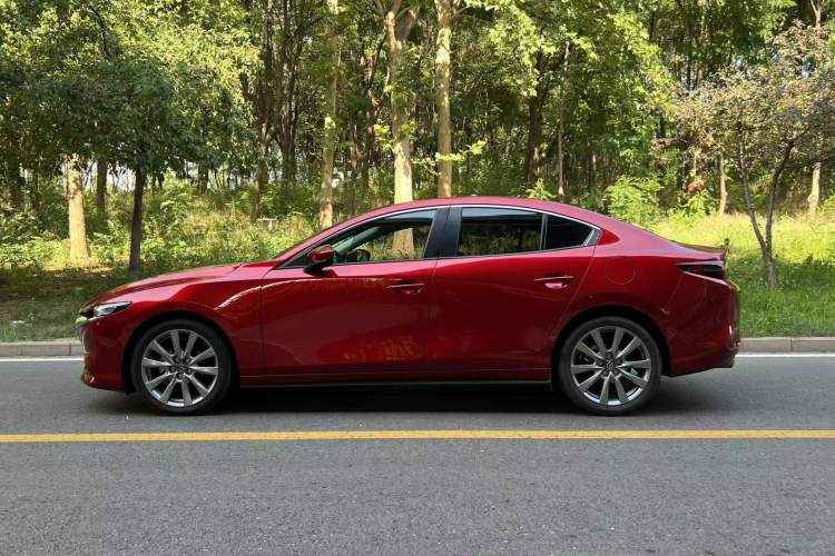 Used Mazda 3 Axela 2021 2.0L Automatic Zhi Rui Edition Exterior 7