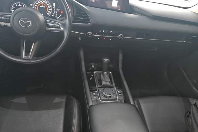 Used Mazda 3 Axela 2021 2.0L Automatic ZhiXuan Edition Gear Lever