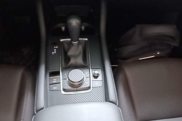 Used Mazda 3 Axela 2021 2.0L Automatic Zhiya Edition Gear Lever