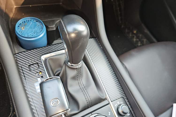 Used Mazda 3 Axela 2021 2.0L Automatic Zhiyao Edition Gear Lever