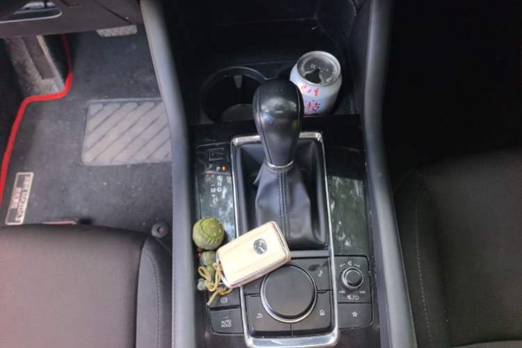 Used Mazda 3 Axela 2021 2.0L Automatic ZhiXuan Edition Gear Lever
