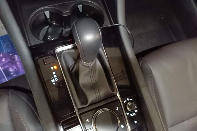 Used Mazda 3 Axela 2021 2.0L Automatic Zhiya Edition Gear Lever