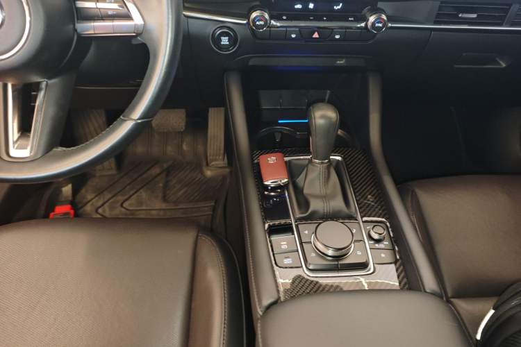 Used Mazda 3 Axela 2021 2.0L Automatic Zhiyao Edition Gear Lever