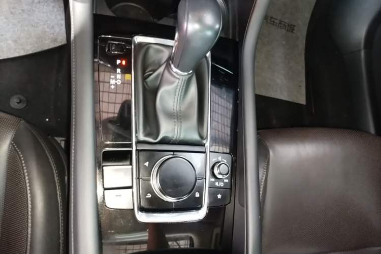 Used Mazda 3 Axela 2021 2.0L Automatic Zhiya Edition Gear Lever