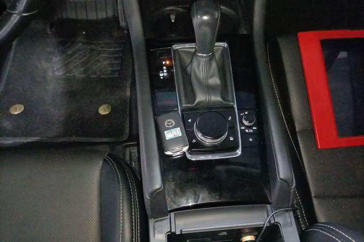Used Mazda 3 Axela 2021 2.0L Automatic ZhiXuan Edition Gear Lever