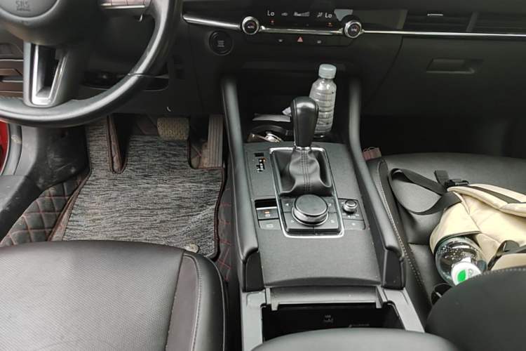 Used Mazda 3 Axela 2021 2.0L Automatic Zhiya Edition Gear Lever