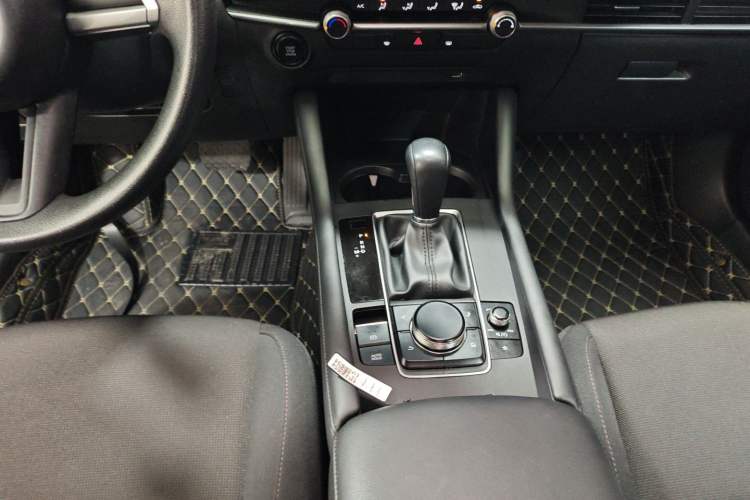 Used Mazda 3 Axela 2021 2.0L Automatic Zhiqing Edition Gear Lever